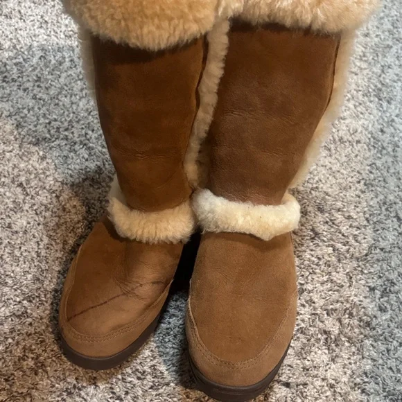UGG Tan Shearling-Lined Winter Boots - Picture 6 of 15
